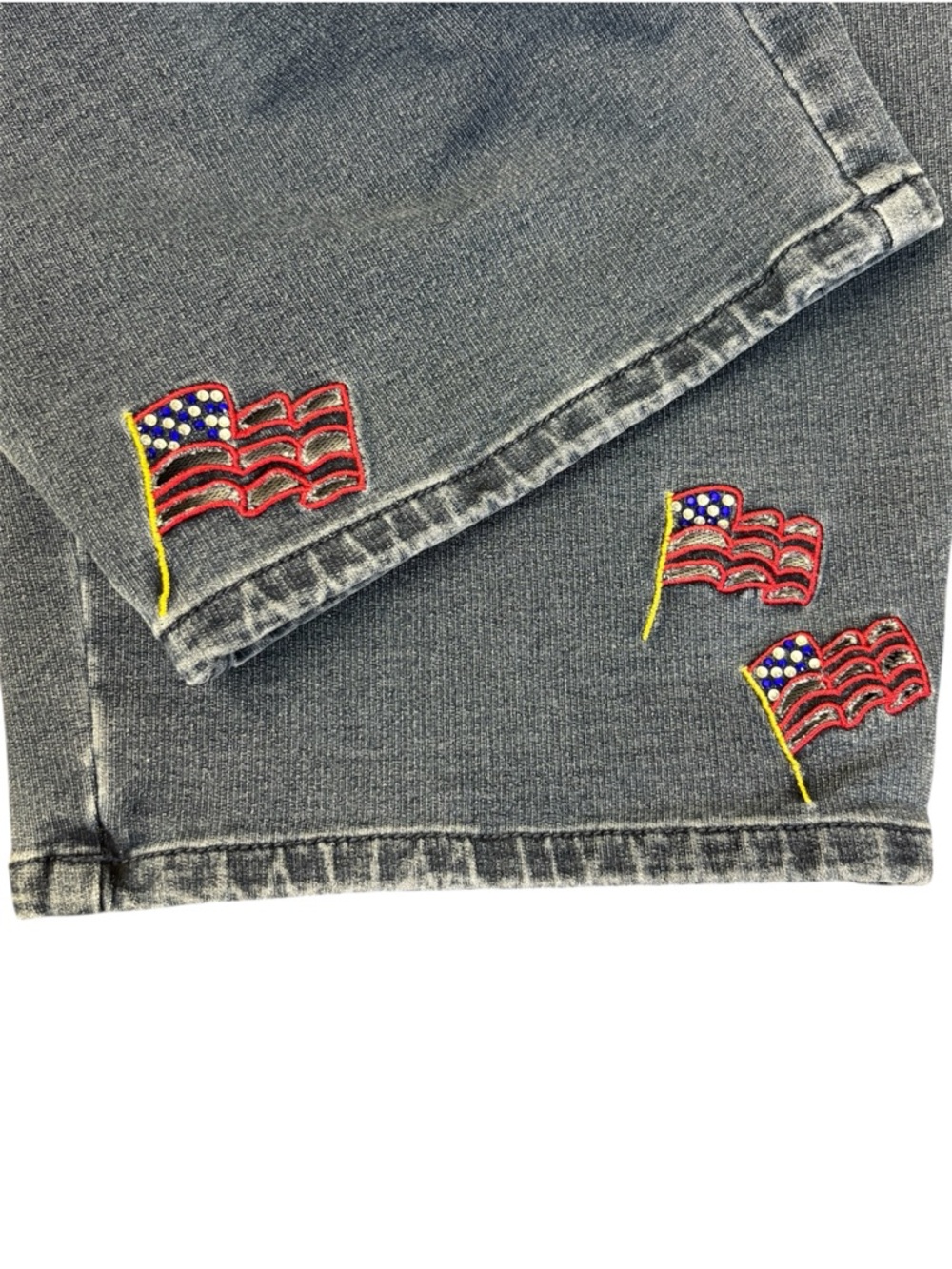 Quacker Factory Jeans Cropped Dream Jeannes American Flags Rhinestone Heart - Picture 5 of 12